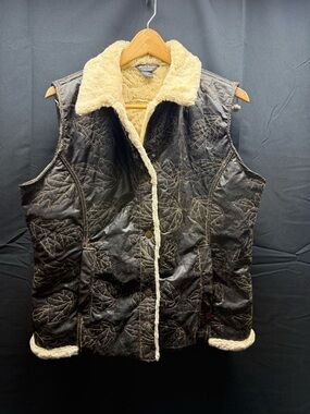 EUC Woolrich Sherpa-Lined Quilted Faux Leather Vest - Brown Sz XL (17at)